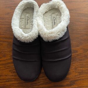 Clark’s cloud stepper mules Women’s 8 plum